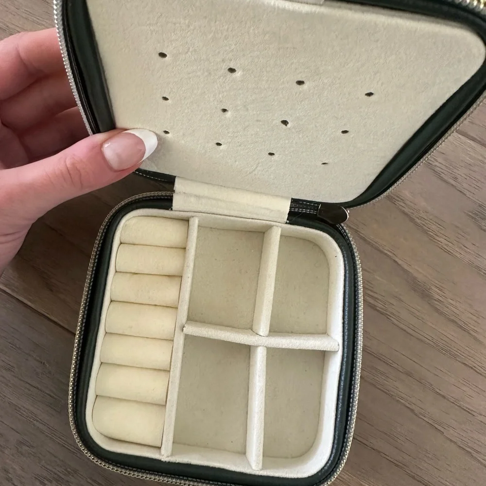 Elegant Cream Green Jewelry Organizer Box